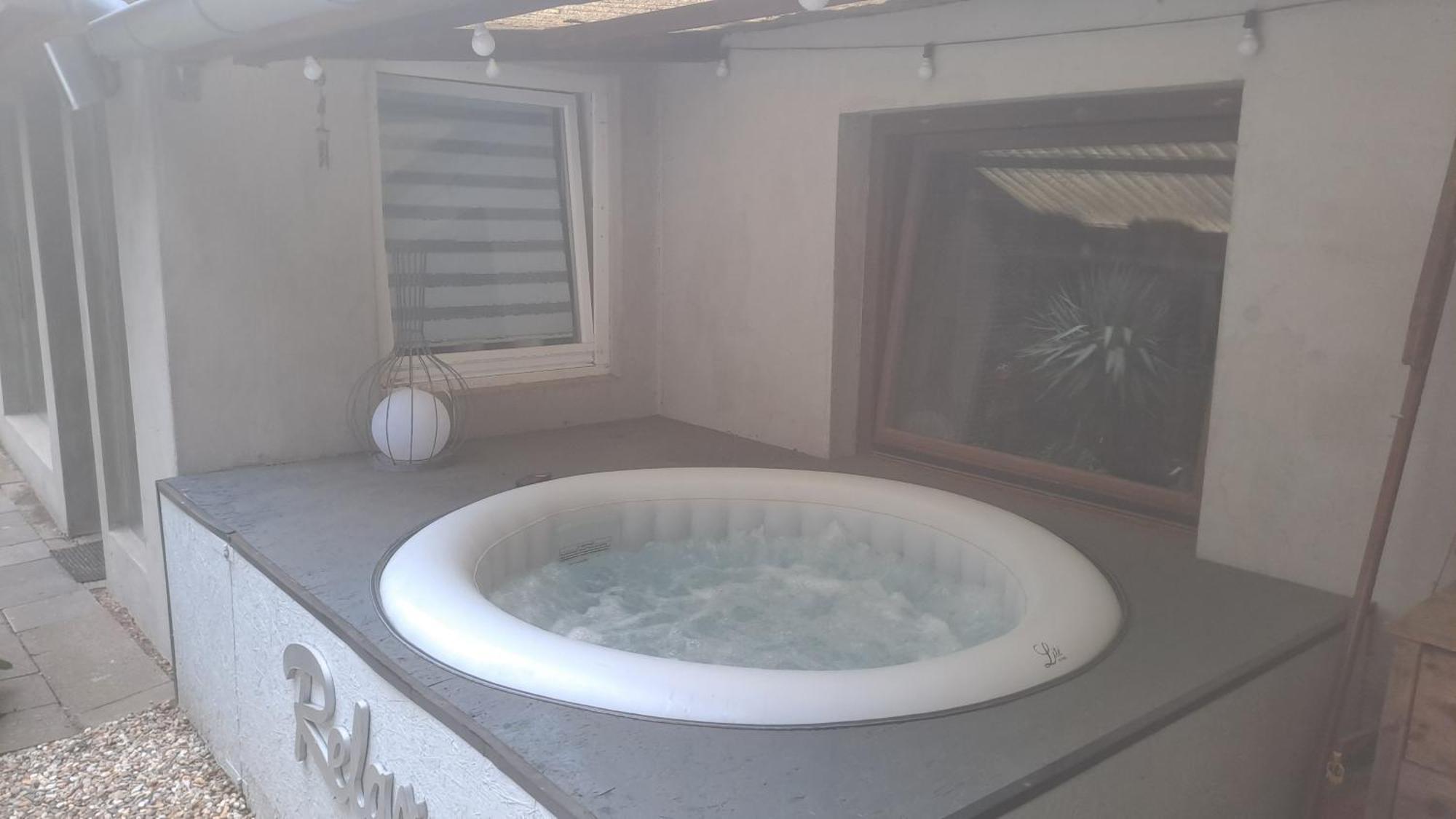 Apartmenthaus Mit Sauna Und Whirlpool Krefeld Exterior photo